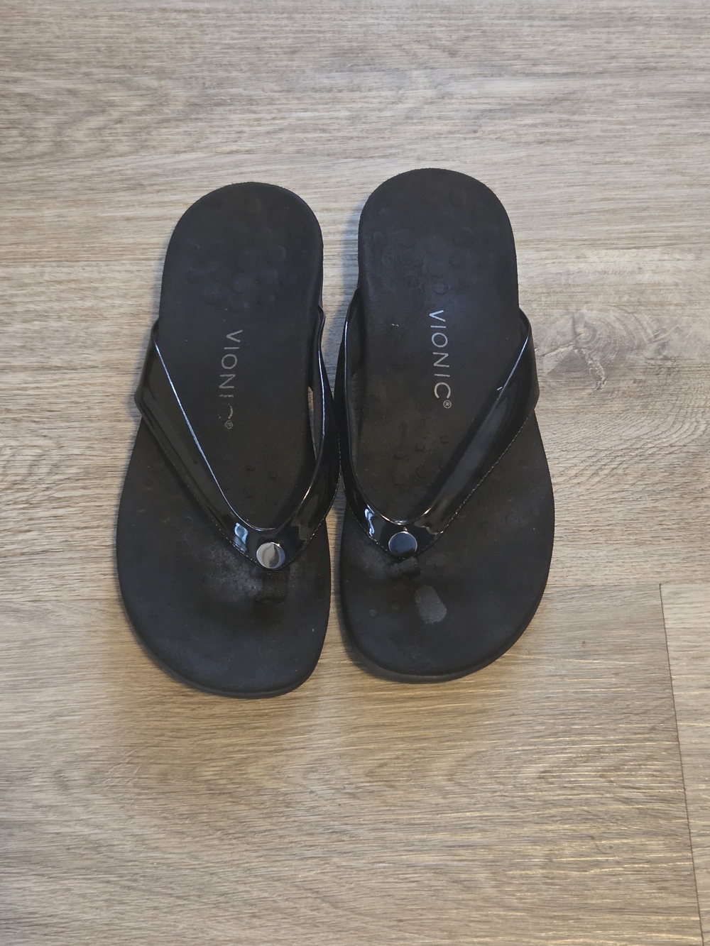 Vionic Black Patent Thong Sandals